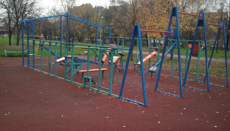 Площадка для воркаута в городе Москва №1322 Средняя Современная фото